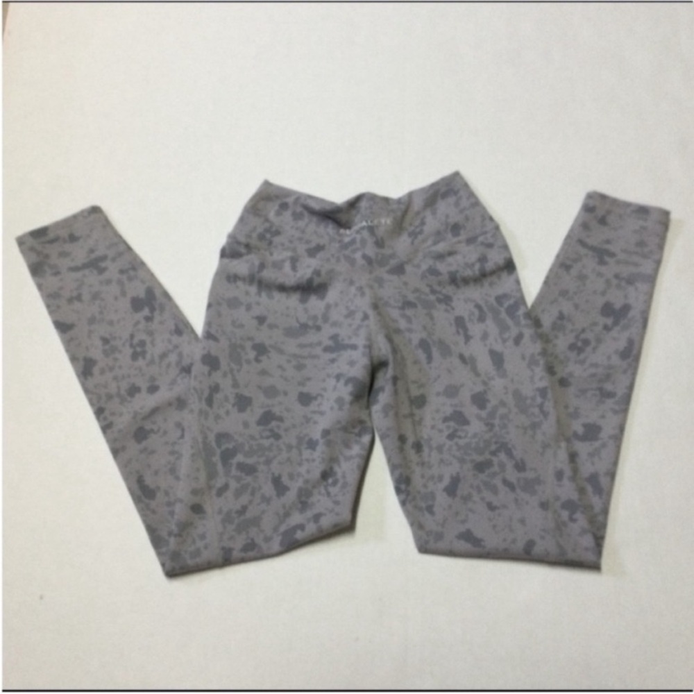 Alphalet Leggings Medium
